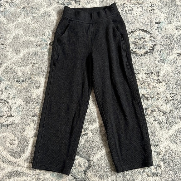 Lululemon Ribbed Straight Leg Super-High-Rise Crop 23" - Picture 1 of 8
